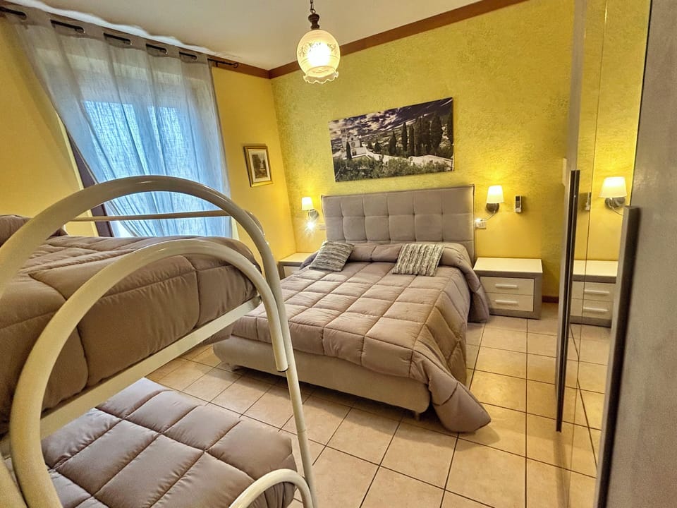 Deluxe Apartment (Acquario) | 1 bedroom, Egyptian cotton sheets, premium bedding, desk
