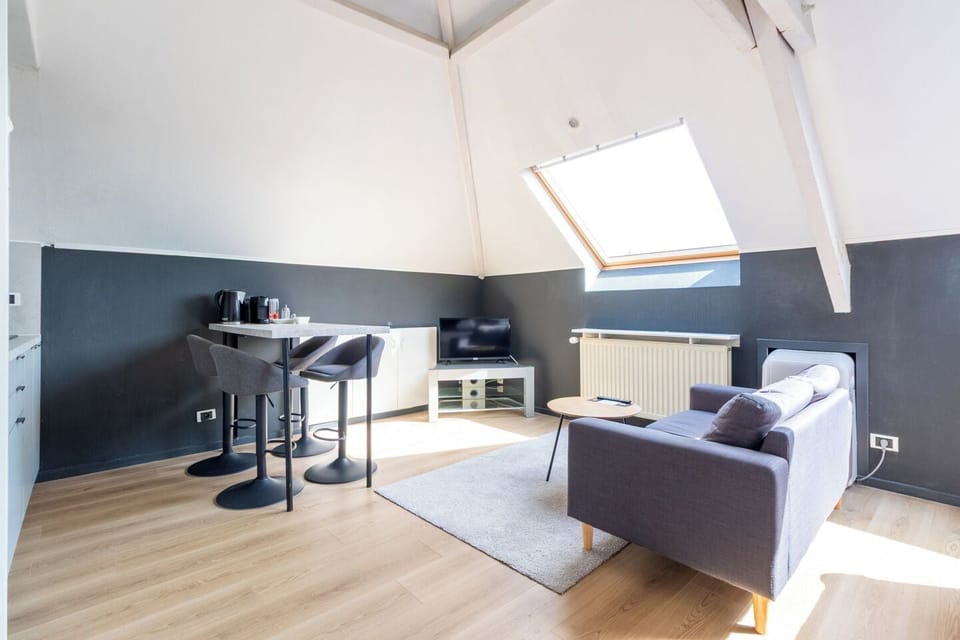 Studio Montovani | Living area | Flat-screen TV, Netflix, streaming services