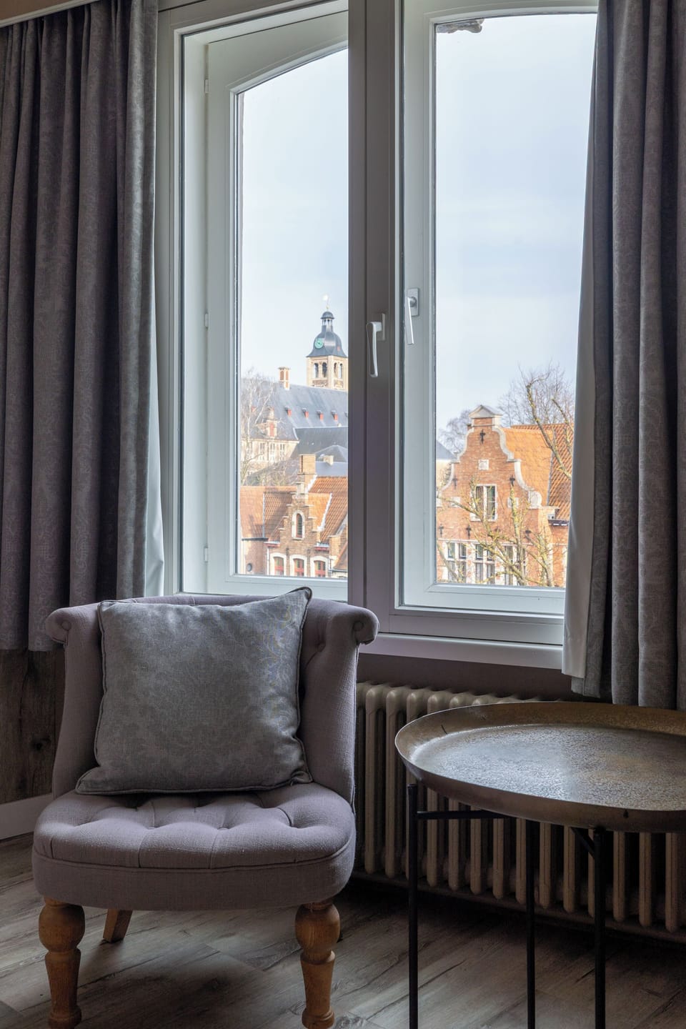 Triple Room, Canal View | In-room safe, desk, blackout drapes, soundproofing