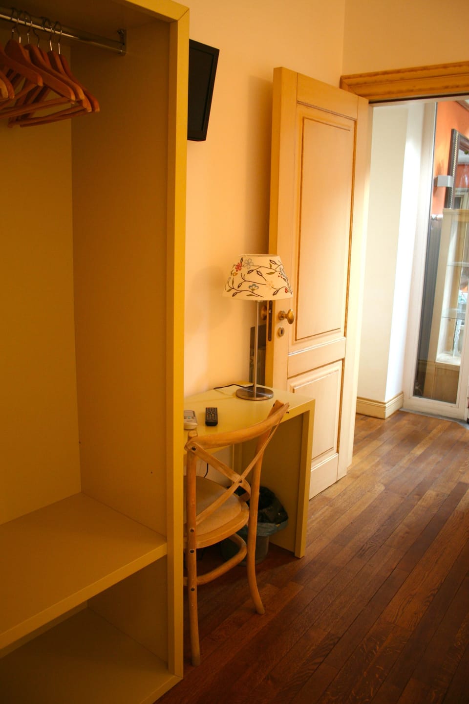 Comfort Triple Room, Balcony | 1 bedroom, premium bedding, Select Comfort beds, desk