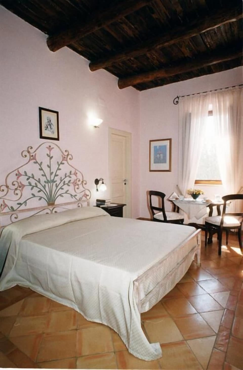 Desk, iron/ironing board, rollaway beds, free WiFi