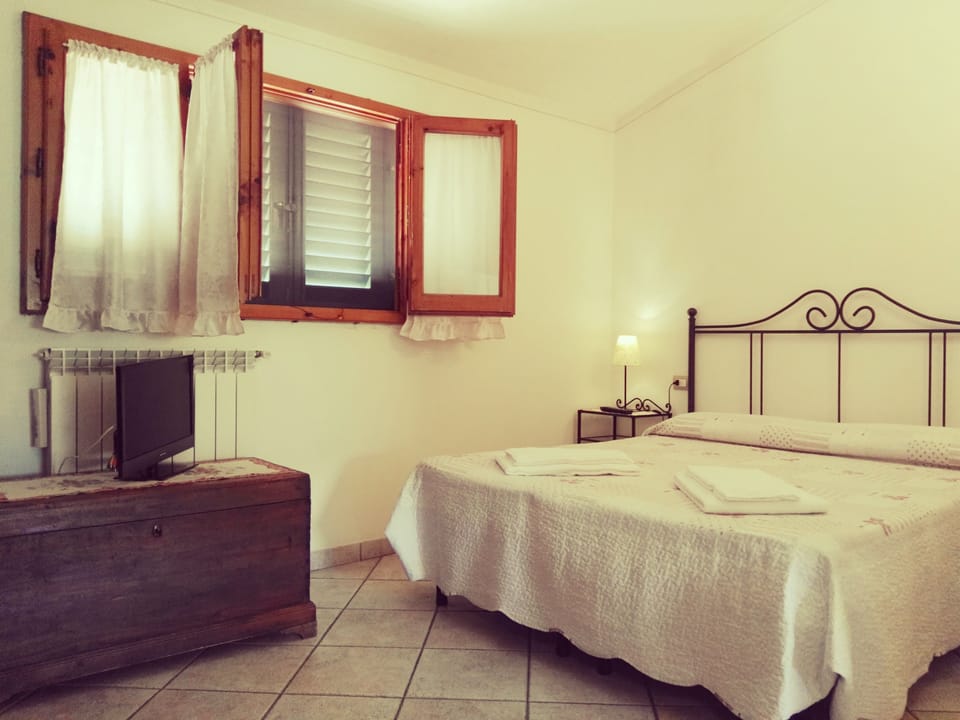 Premium bedding, down comforters, desk, rollaway beds