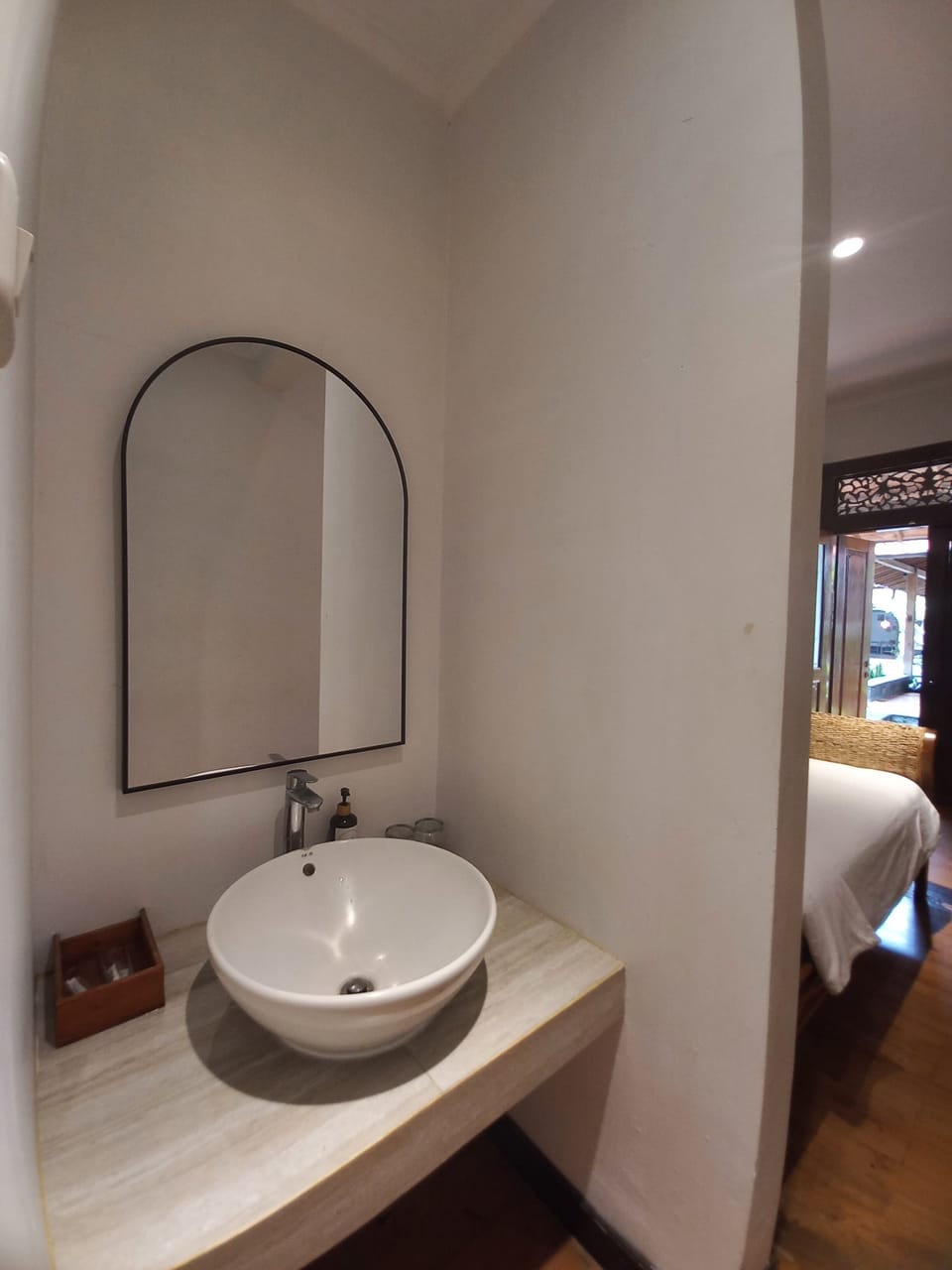 Deluxe Room | Bathroom | Free toiletries, slippers, towels