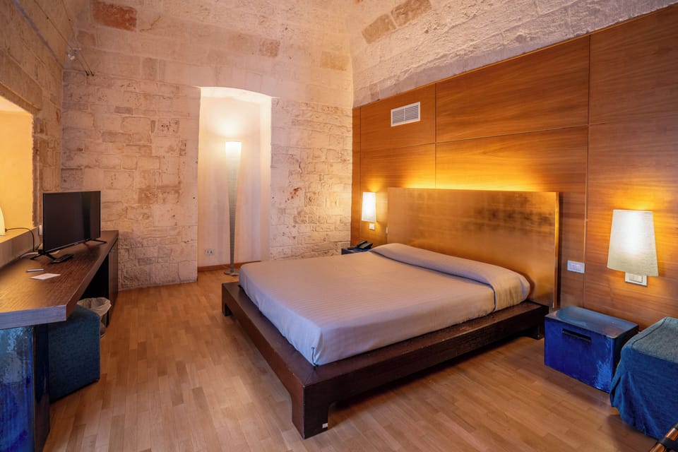 Minibar, in-room safe, free WiFi, bed sheets