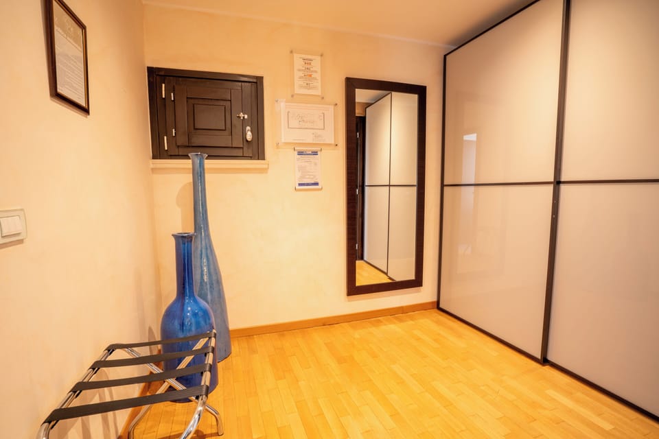 Minibar, in-room safe, free WiFi, bed sheets