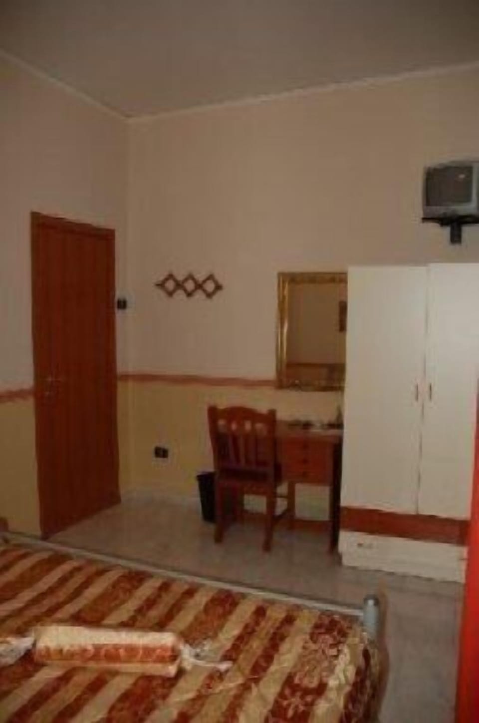 Triple Room, Private Bathroom (External) | Living area | TV