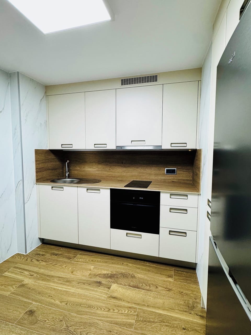Comfort Studio | Private kitchenette | Microwave