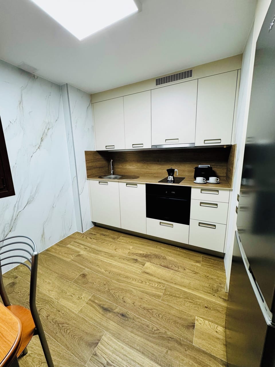 Comfort Studio | Private kitchenette | Microwave
