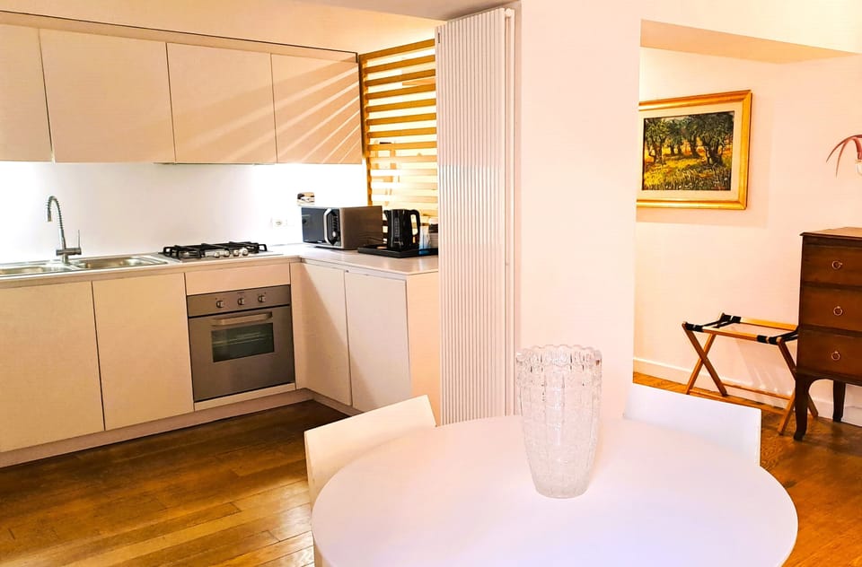 Deluxe Apartment, 2 Bedrooms, City View, Annex Building | Private kitchen | Cookware/dishes/utensils
