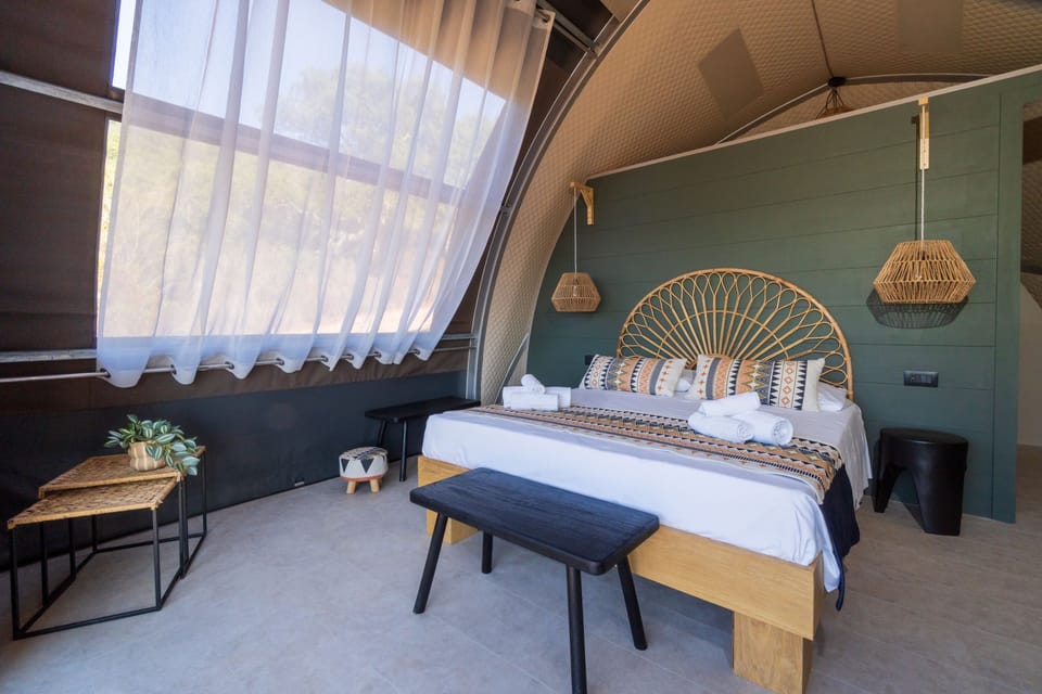 Tent | Minibar, free WiFi, bed sheets