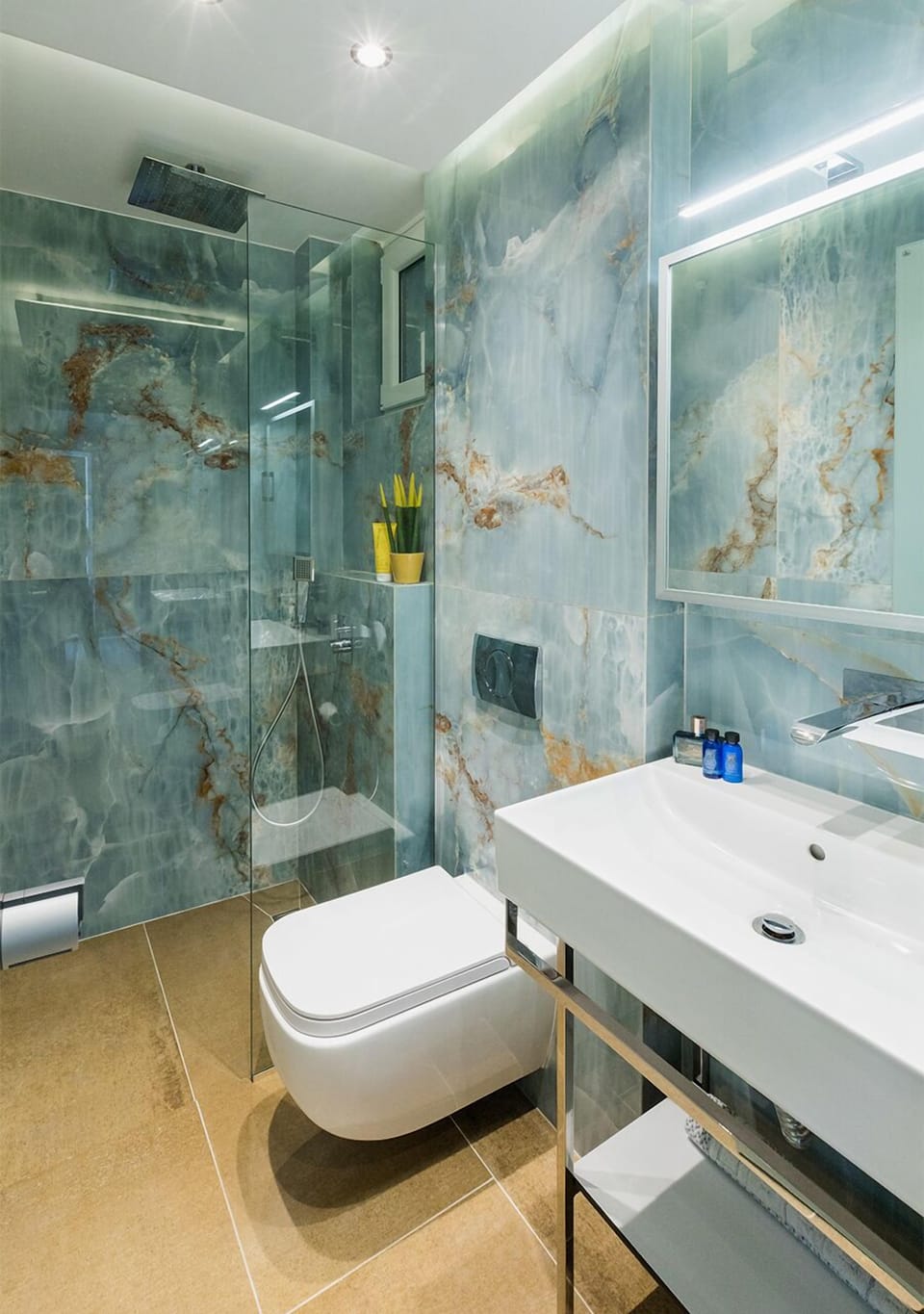 Deluxe Suite, 1 Bedroom | Bathroom | Shower, rainfall showerhead, hair dryer, bathrobes