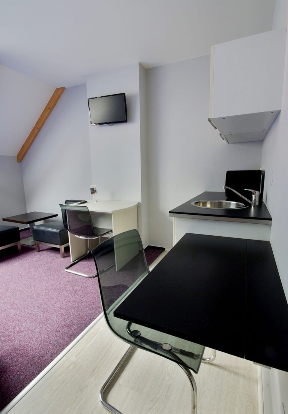 Comfort Double Room | Minibar, in-room safe, desk, free WiFi