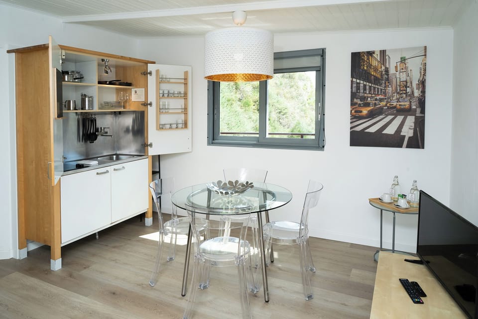 Superior Quadruple Room | Private kitchen | Fridge, microwave, stovetop, espresso maker
