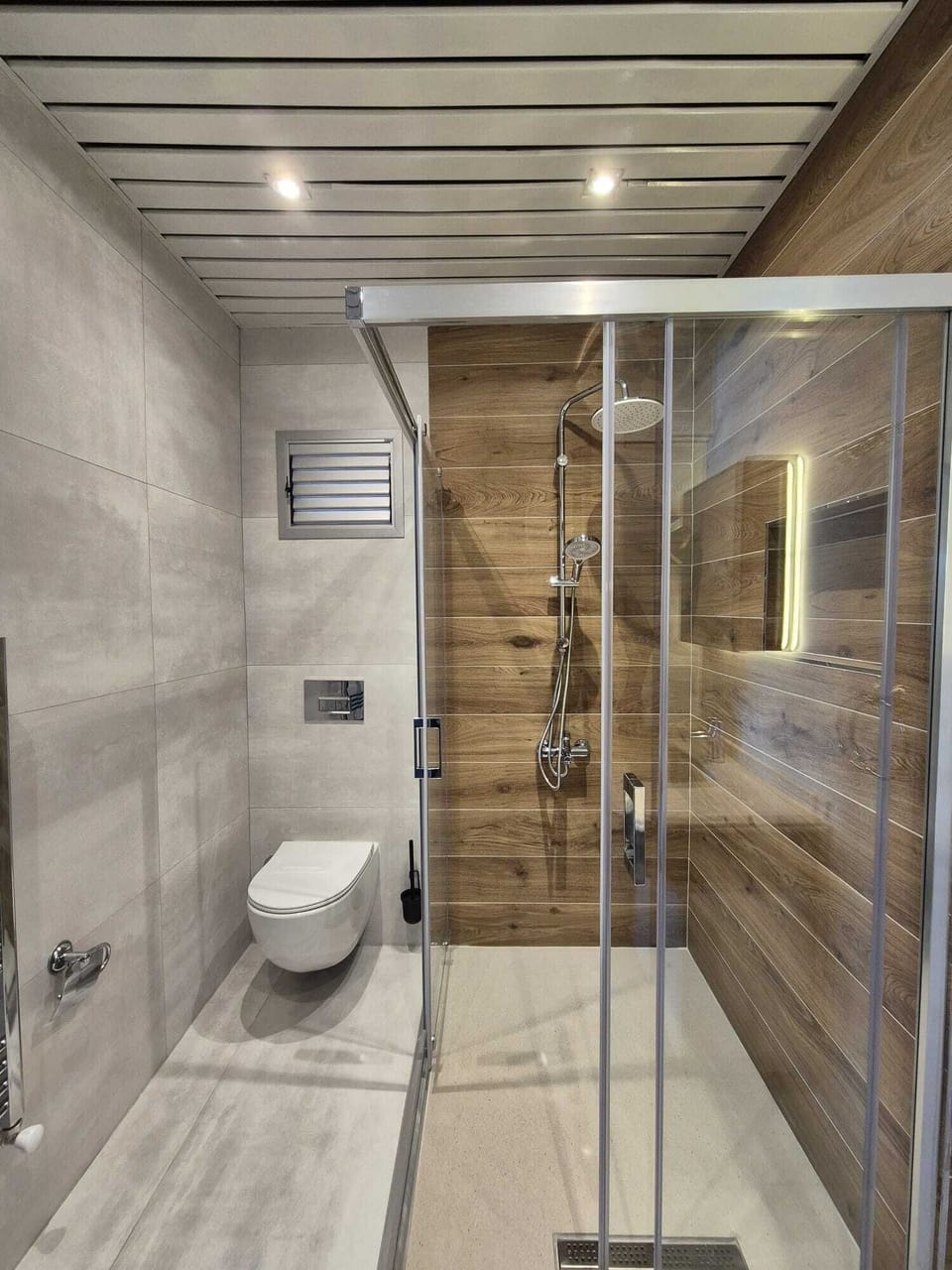 Panoramic Triple Room, Balcony, Poolside | Bathroom | Combined shower/tub, hair dryer, slippers, towels