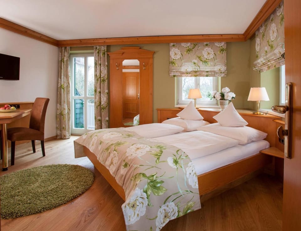 Doppelzimmer mit Balkon | Premium bedding, down comforters, minibar, in-room safe