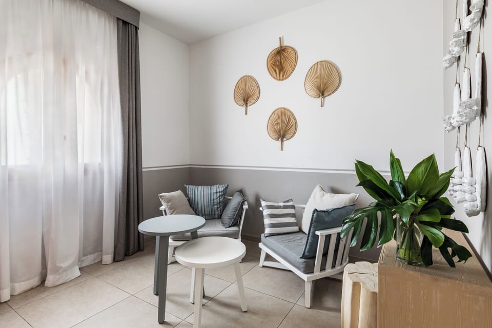 Suite | Premium bedding, minibar, in-room safe, desk