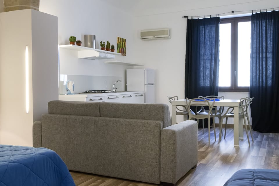 Apartment | Living area | 32-inch LCD TV with satellite channels, TV
