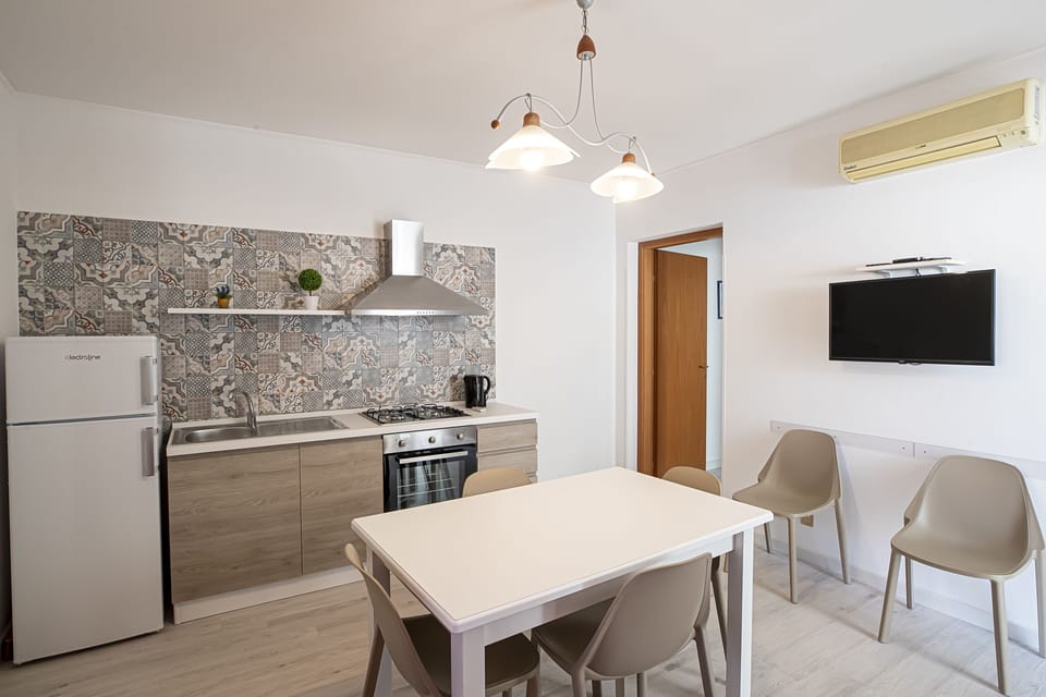 Comfort Apartment, 2 Bedrooms (4 people) | Private kitchen | Fridge, coffee/tea maker, electric kettle, griddle