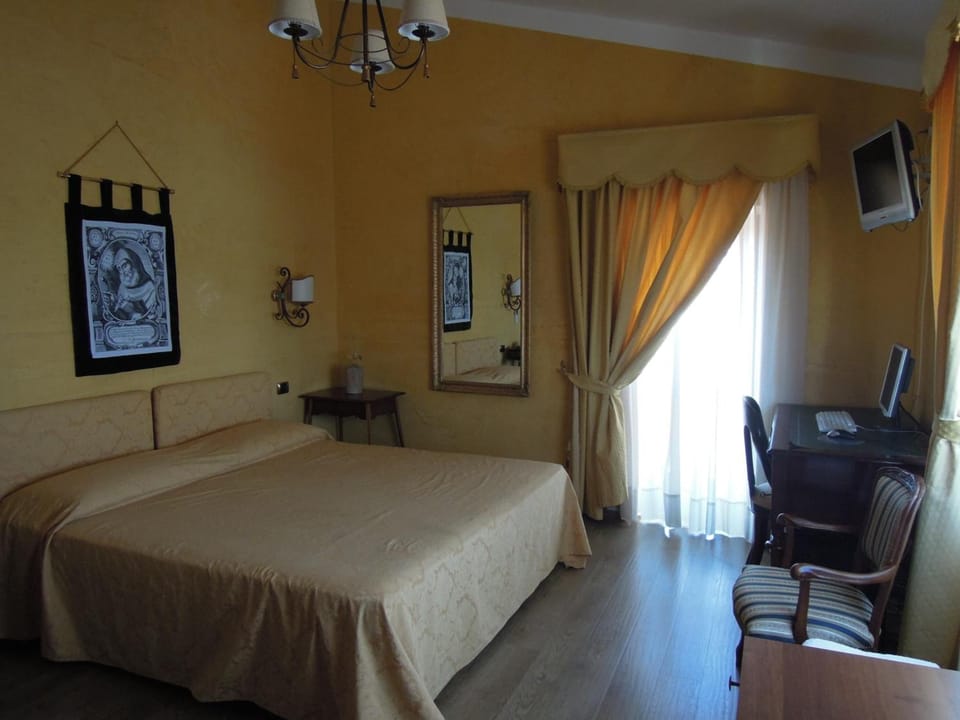 1 bedroom, premium bedding, Select Comfort beds, minibar