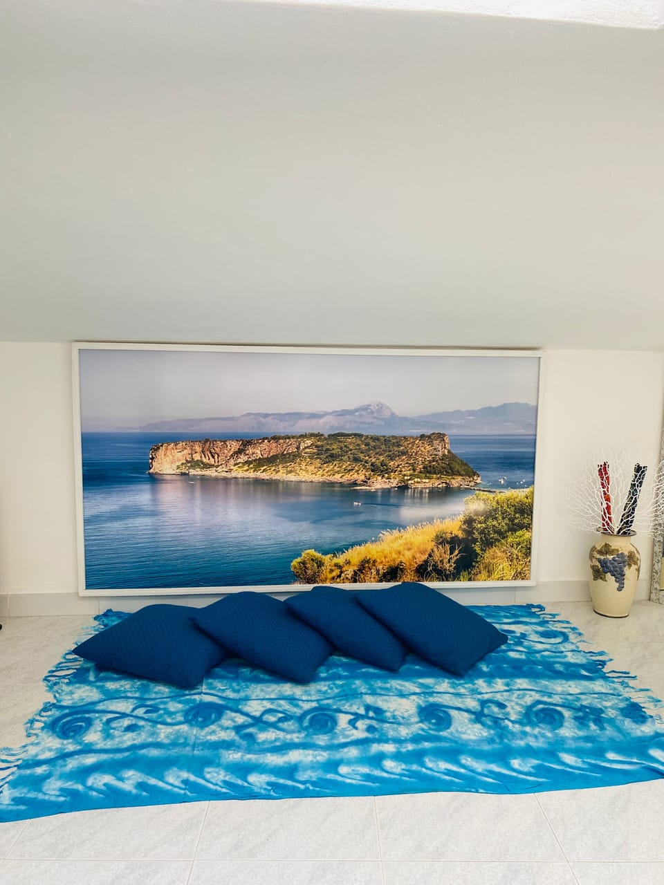 Frette Italian sheets, premium bedding, down comforters, in-room safe