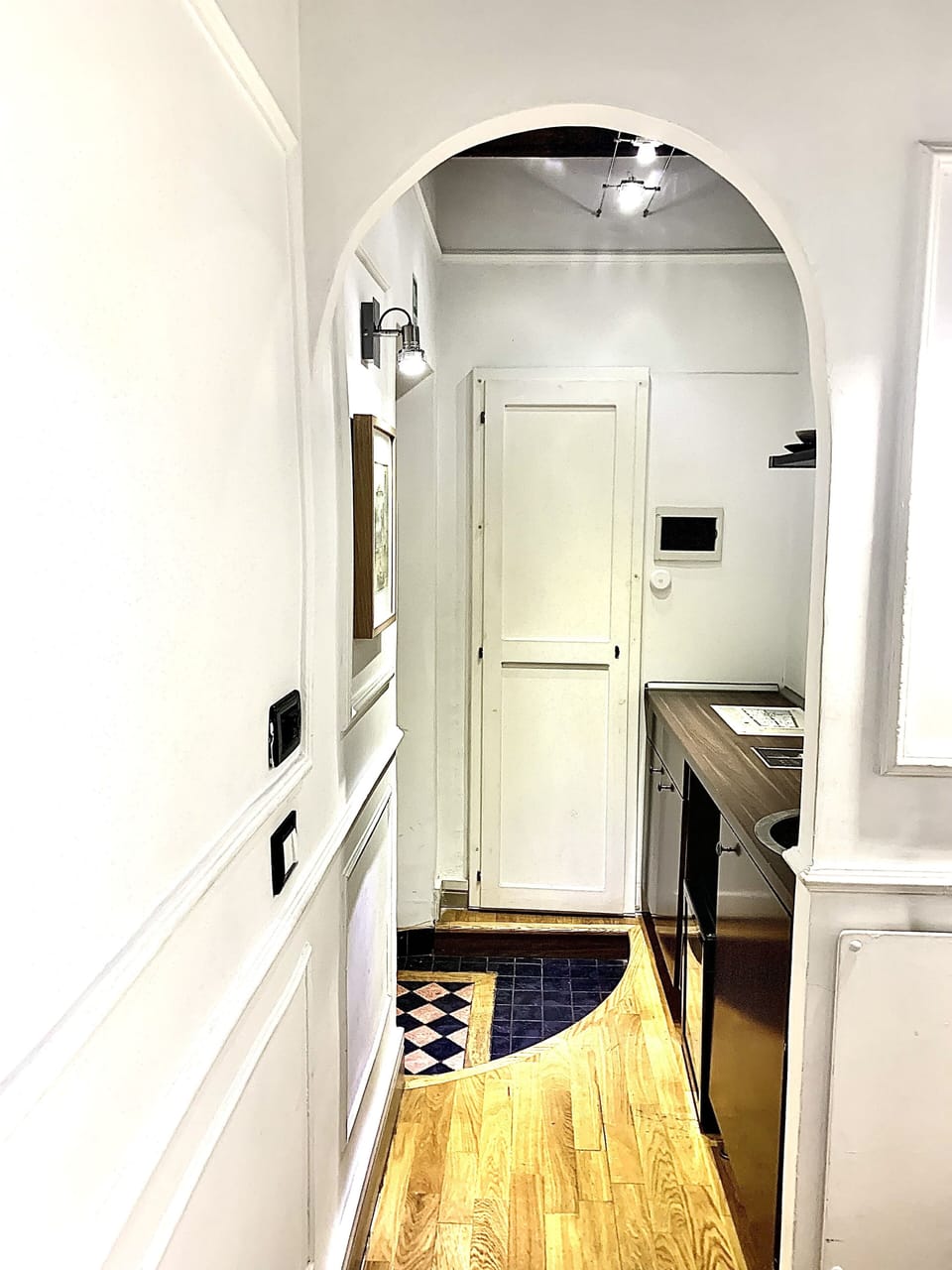 Triple Room | Minibar, in-room safe, desk, iron/ironing board