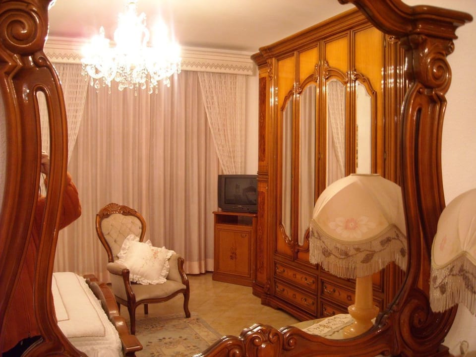 Triple Room | Minibar, desk, iron/ironing board, free WiFi
