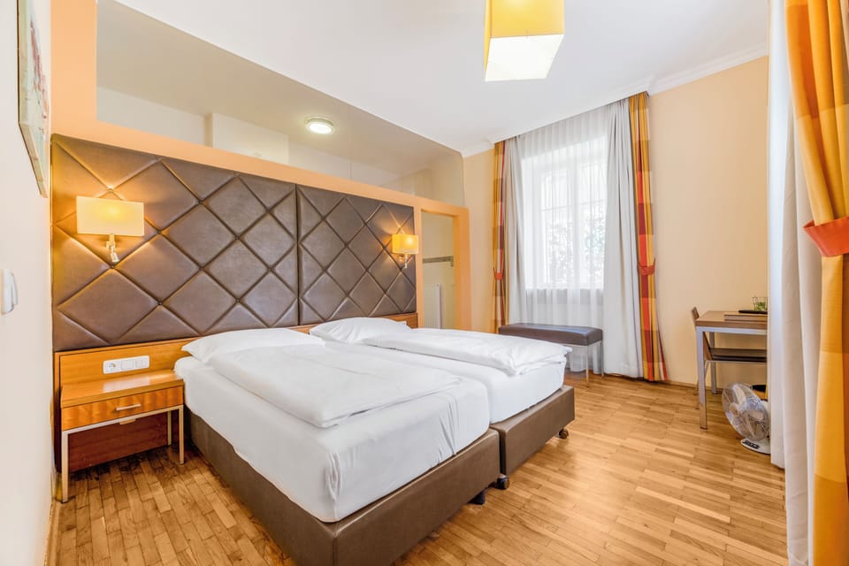 Double Room | In-room safe, individually furnished, desk, soundproofing