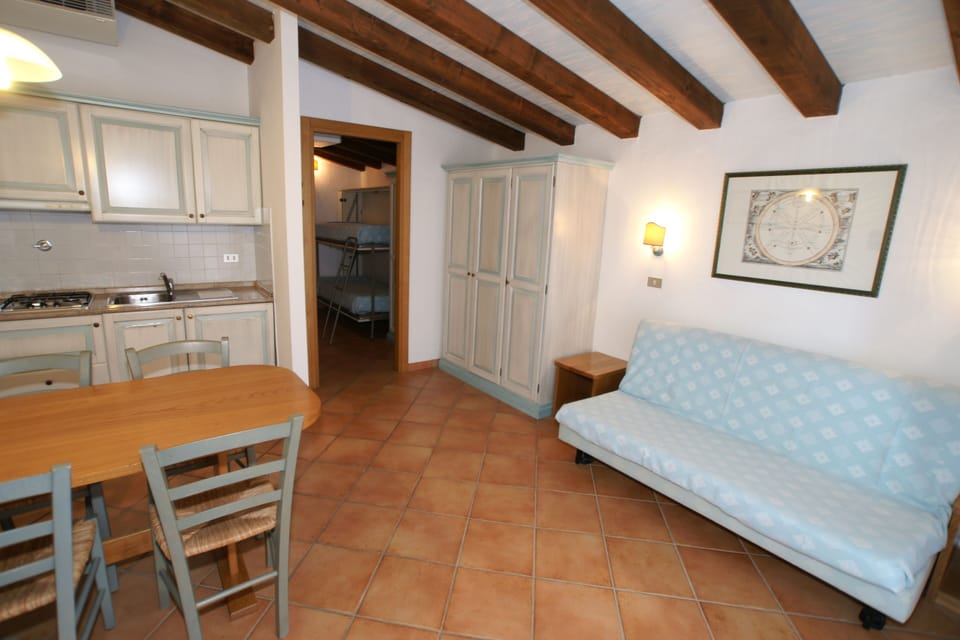 Standard Studio (For four people) | Private kitchenette | Fridge, stovetop