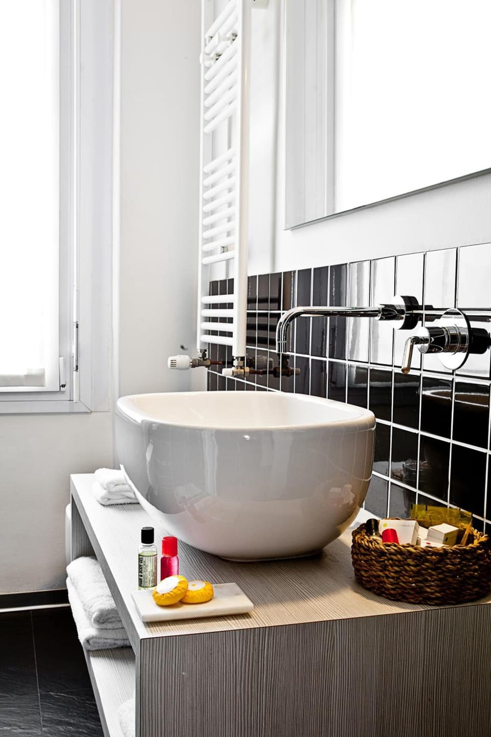 Classic Double or Twin Room | Bathroom | Shower, free toiletries, hair dryer, slippers