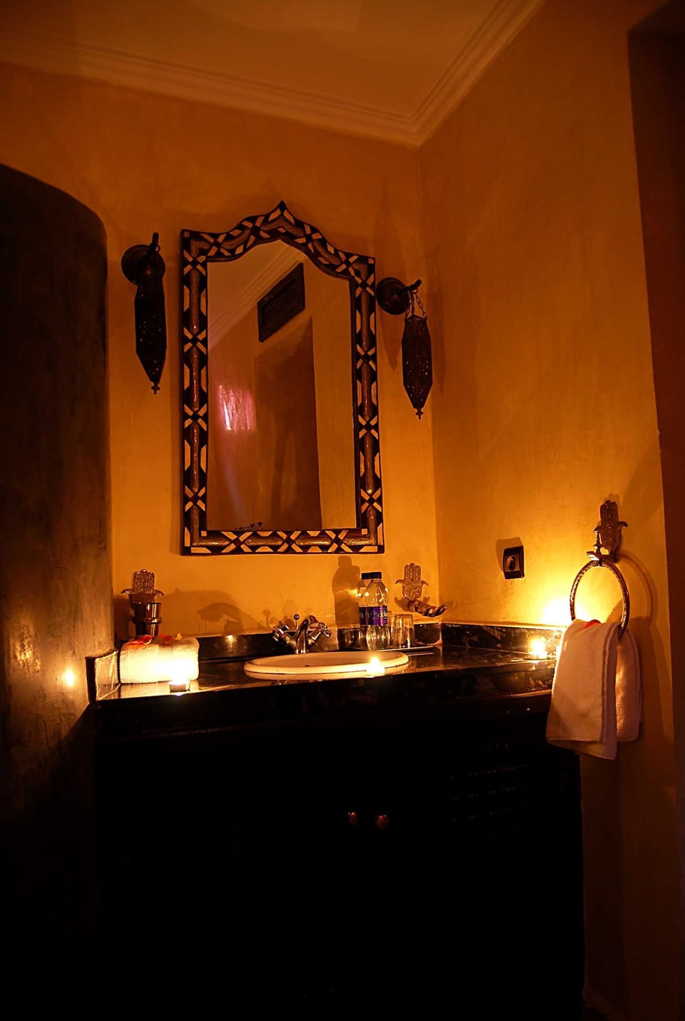 Bathroom sink
