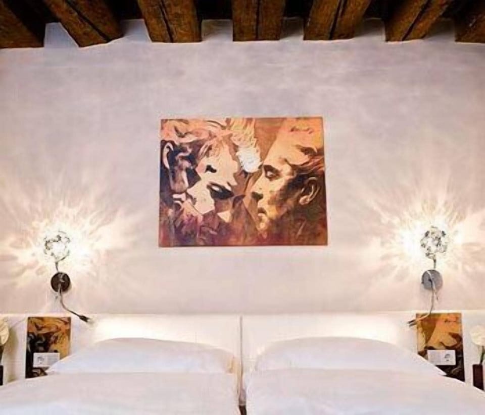 Standard Double Room | Select Comfort beds, in-room safe, desk, soundproofing
