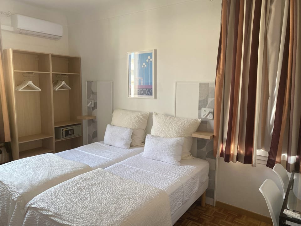 Superior Room | 1 bedroom, in-room safe, individually decorated, individually furnished