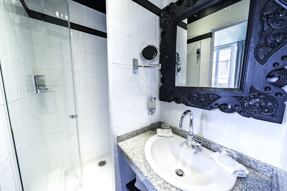 Hair dryer, towels