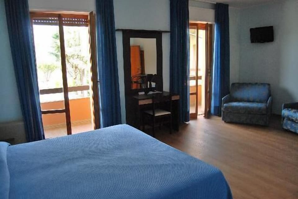 Desk, free WiFi, bed sheets, wheelchair access