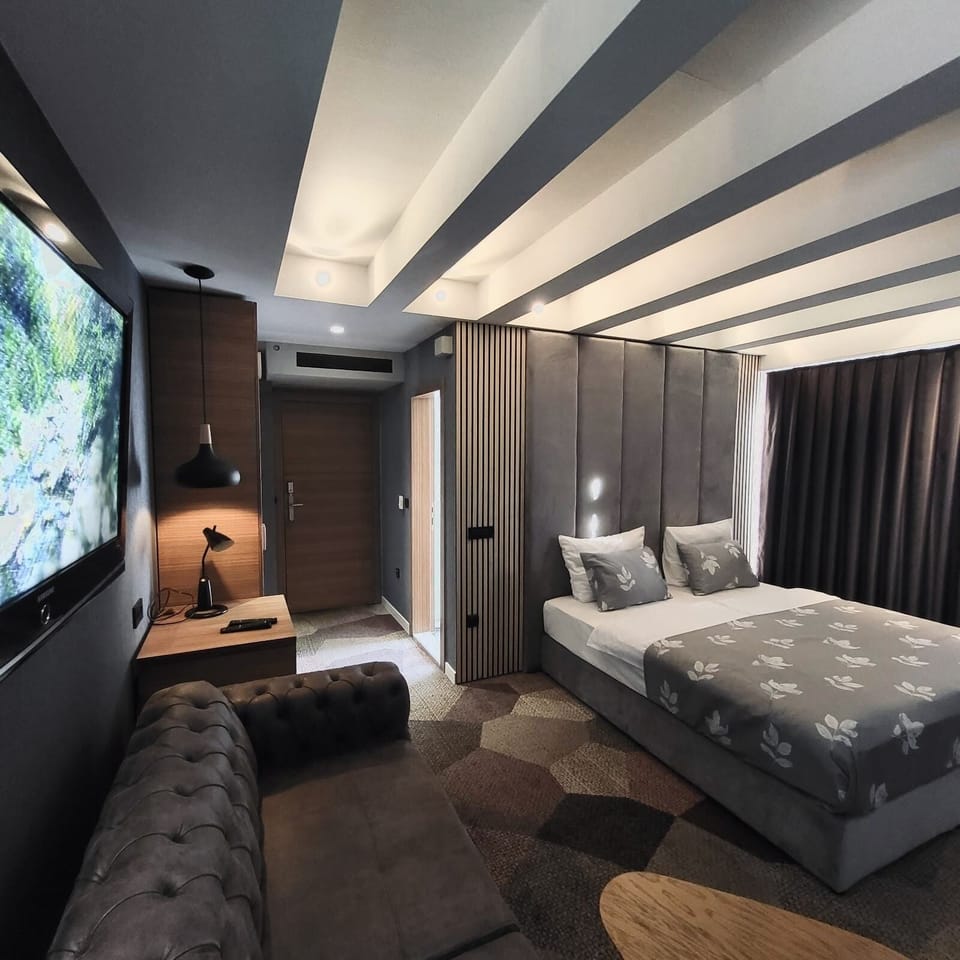 Minibar, in-room safe, desk, soundproofing