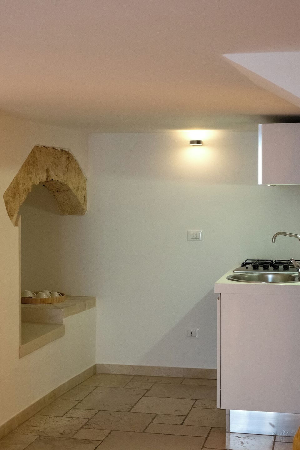 Deluxe Suite (Ponte Ciolo) | Private kitchen | Mini-fridge, espresso maker, electric kettle