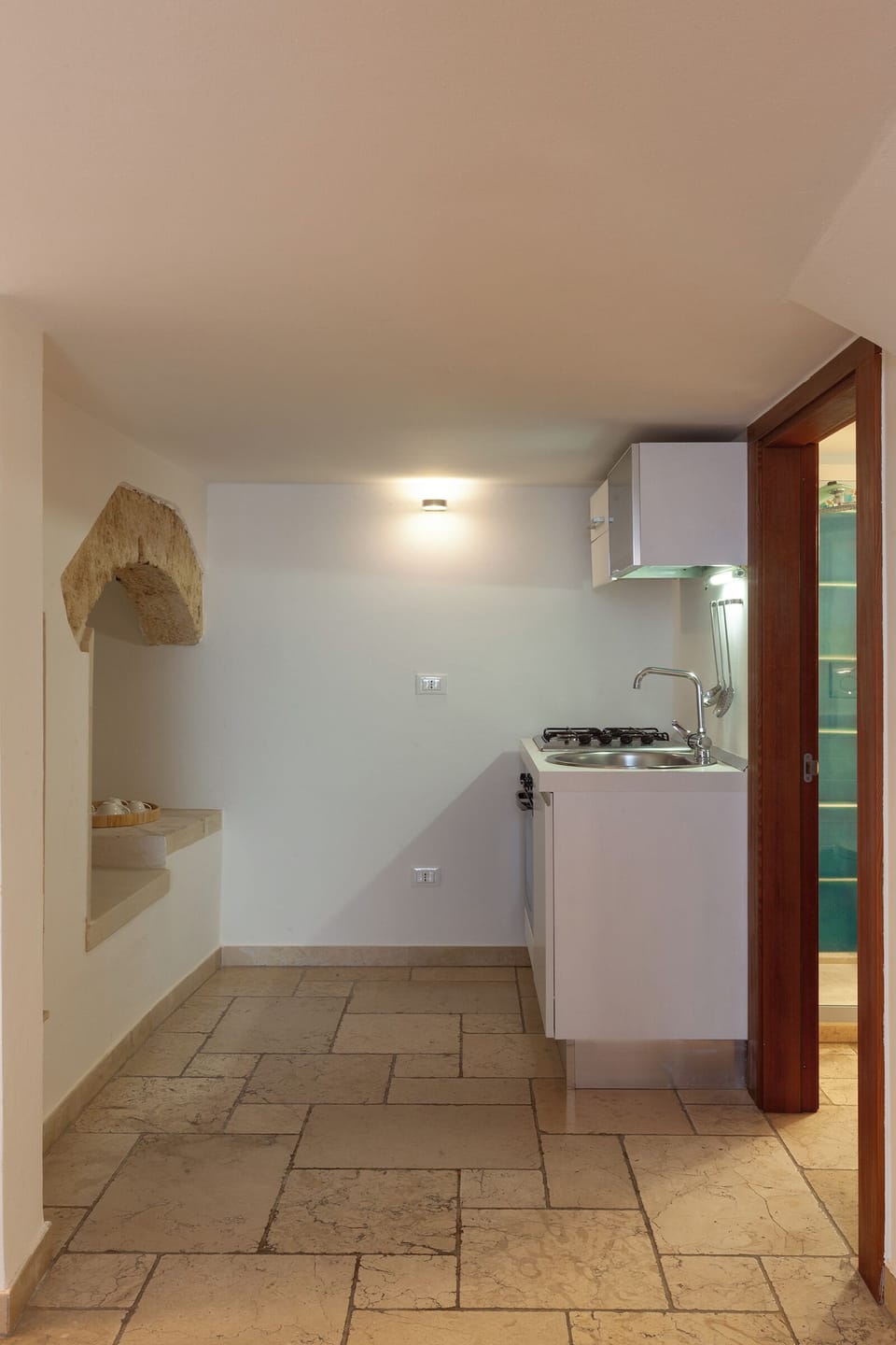 Deluxe Suite (Ponte Ciolo) | Private kitchen | Mini-fridge, espresso maker, electric kettle