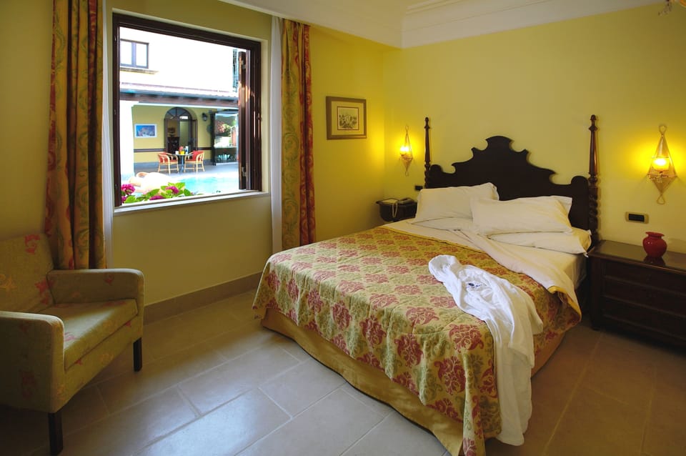 Pillowtop beds, minibar, in-room safe, desk