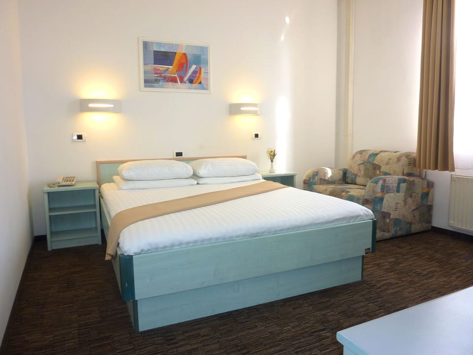 In-room safe, desk, iron/ironing board (on request), WiFi (free)