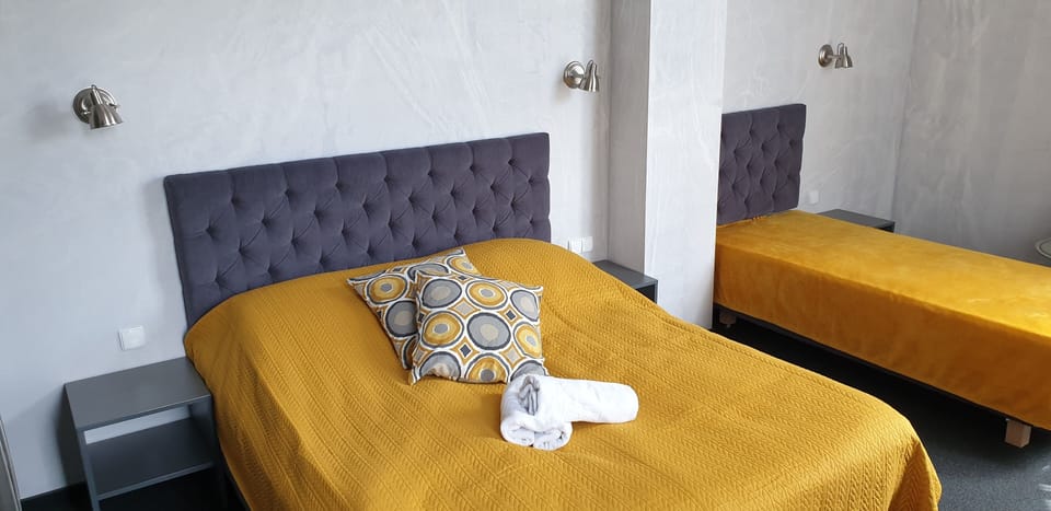 Superior Triple Room | In-room safe, free cribs/infant beds, free WiFi, bed sheets