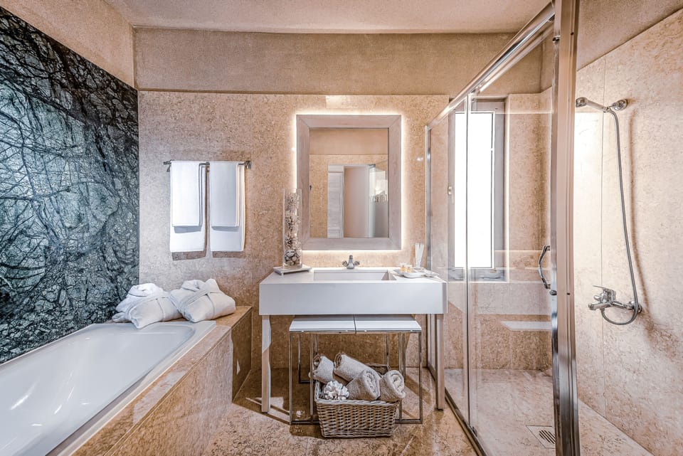 Luxury Room, Private Pool, Sea View | Bathroom | Hair dryer, towels