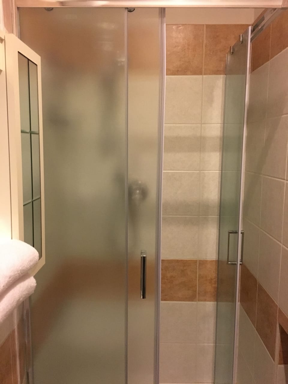 Double Room, 1 Queen Bed, Private Bathroom | Bathroom | Shower, hair dryer, towels, soap