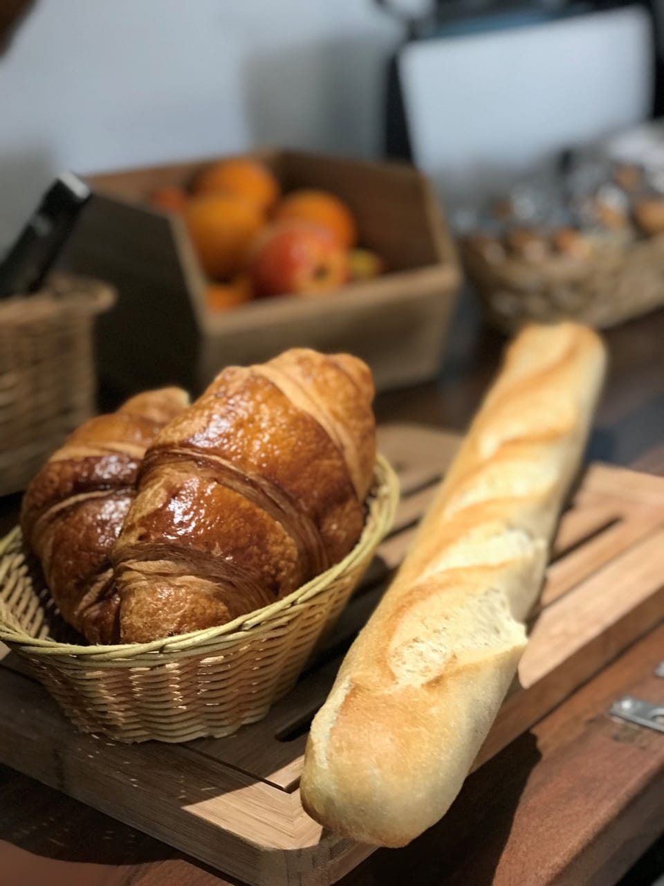 Buffet breakfast for a fee on weekends