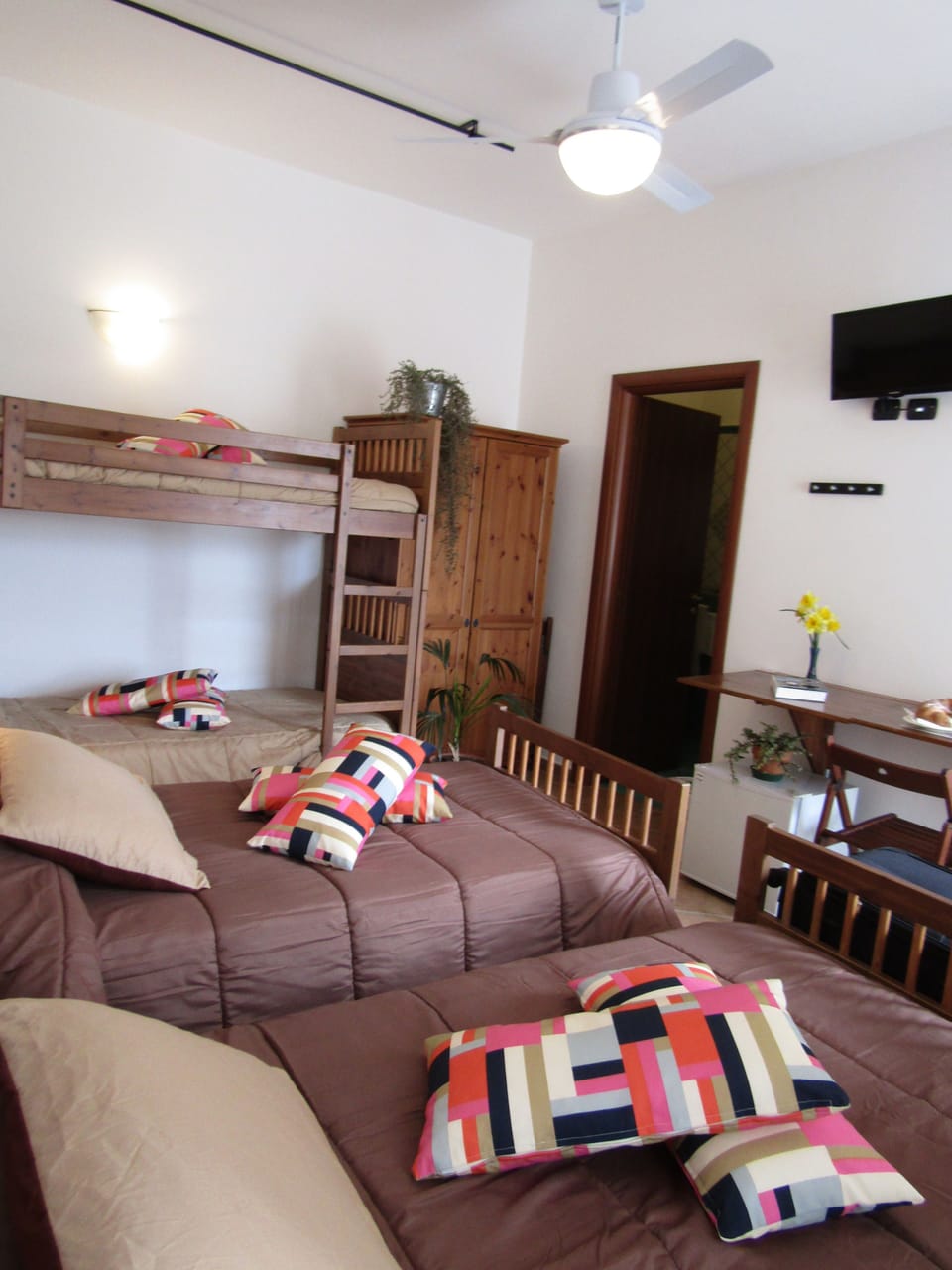 Double Room | Pillowtop beds, in-room safe, desk, soundproofing