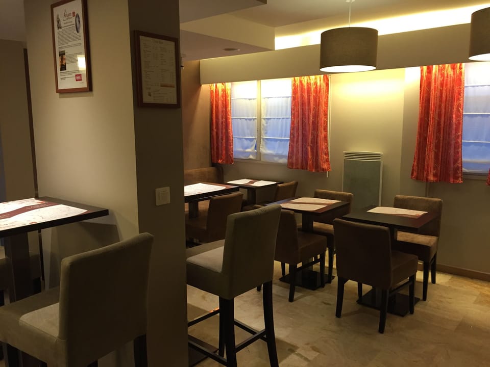 Daily buffet breakfast (EUR 10 per person)