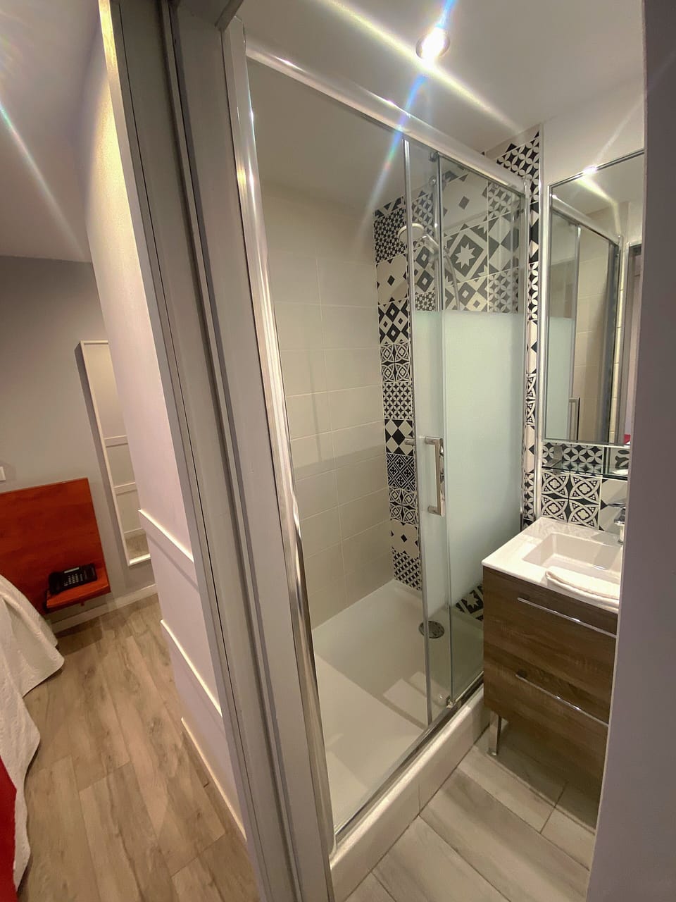 Standard Double Room, Private Bathroom | Desk, soundproofing, iron/ironing board, free cribs/infant beds