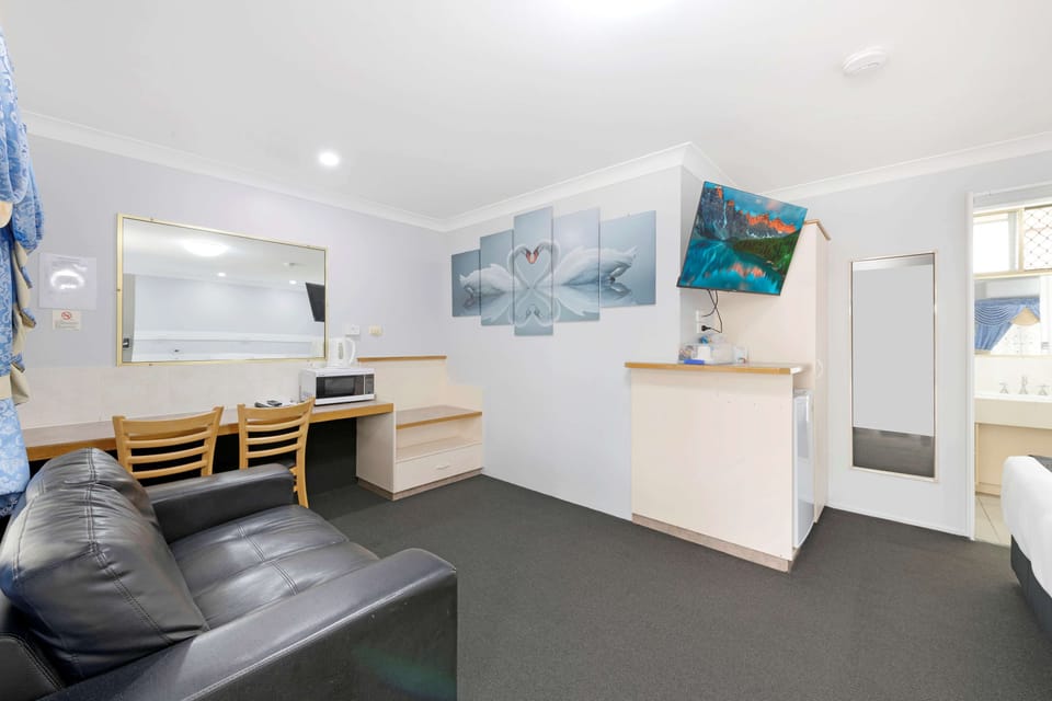 Executive Room, Multiple Beds, Non Smoking | Premium bedding, minibar, laptop workspace, blackout drapes