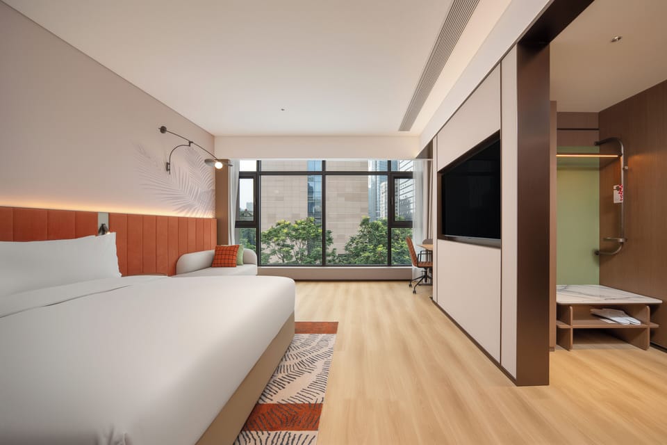 Superior Room, 1 King Bed | Iron/ironing board (on request), WiFi (free)