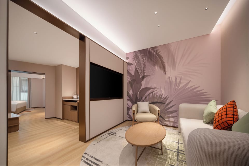 Deluxe Suite, 1 King Bed | Iron/ironing board (on request), WiFi (free)