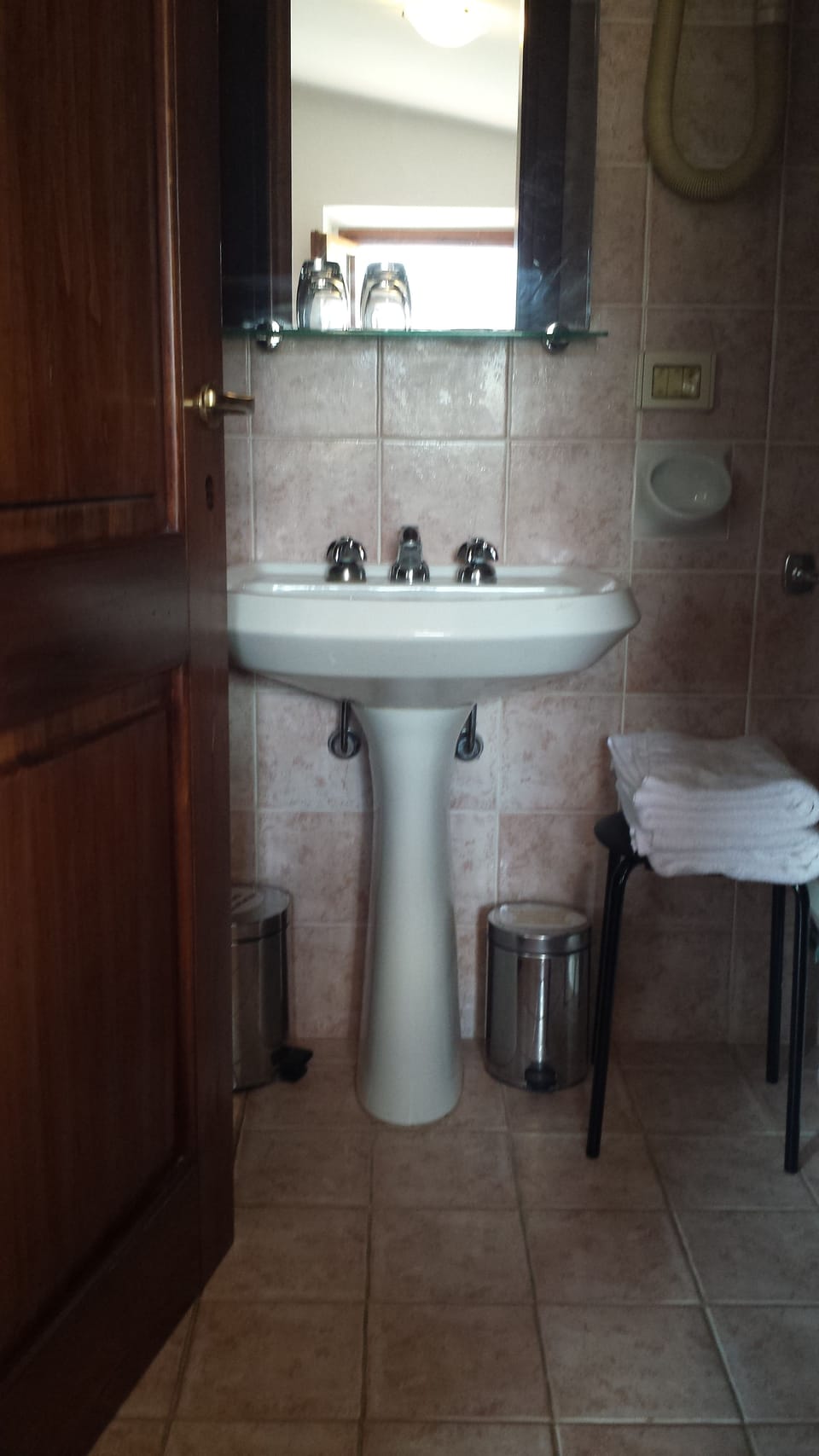 Quadruple Room | Bathroom | Shower, hair dryer, bidet, towels